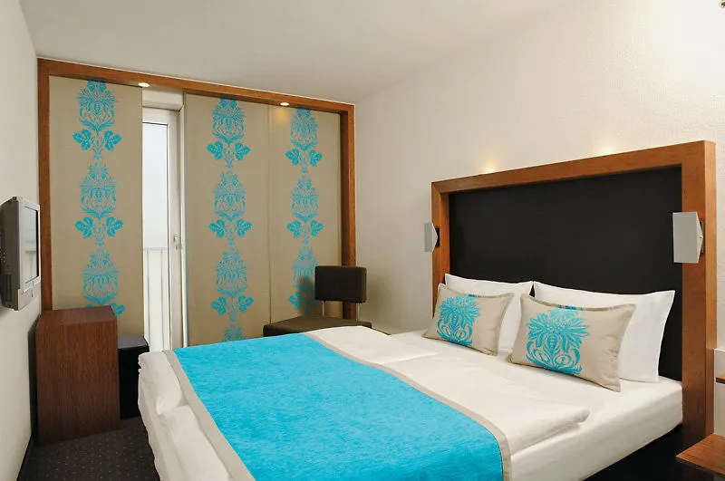Motel One Frankfurt-Eastside Frankfurt am Main 3*,